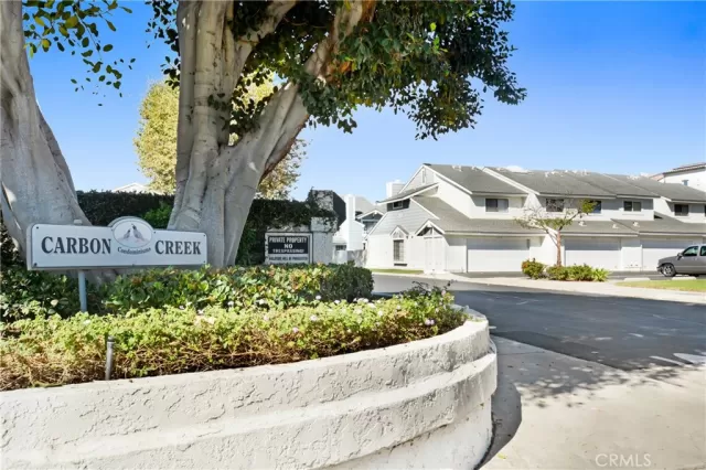 MLS: RS25238779 Condo For Sale