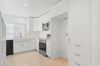 Photo #5: RS25247010 Listing 