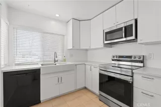 Photo #6: RS25247010 Listing 