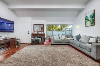 Photo #5: RS25256136 Listing 