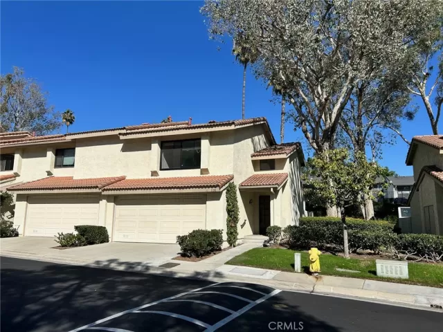 MLS: RS25257962 Condo For Sale