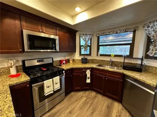 Photo #5: RS25267384 Listing 