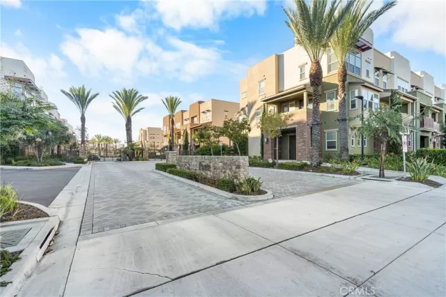 MLS: RS26003298 Condo For Sale