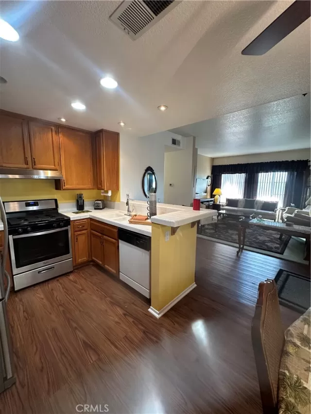 MLS: RS26010843 Condo For Sale