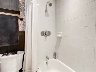 Photo #5: RS26011419 Listing 