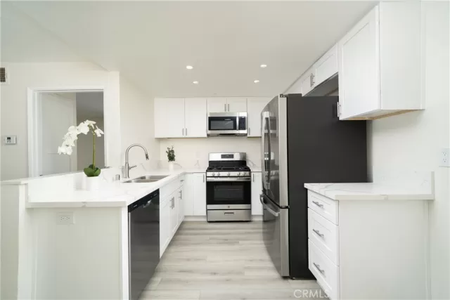 MLS: RS26011602 Condo For Sale