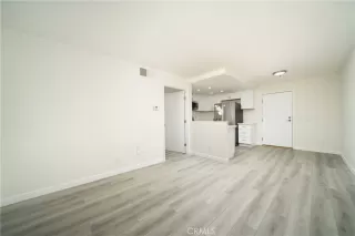 Photo #4: RS26011602 Listing 