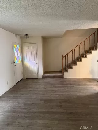 Photo #4: RS26014459 Listing