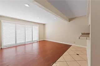 Photo #2: RS26023197 Listing