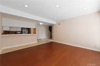 Photo #4: RS26023197 Listing