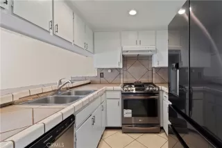 Photo #6: RS26023197 Listing