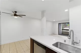 Photo #6: RS26027195 Listing 