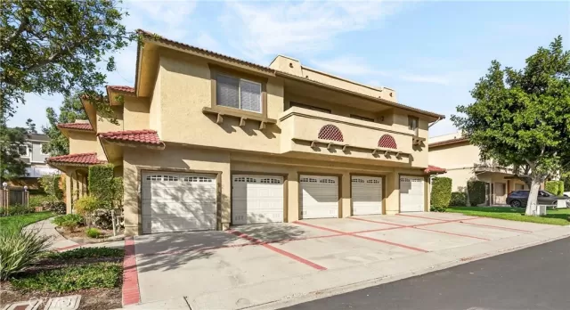 MLS: RS26057323 Condo For Sale