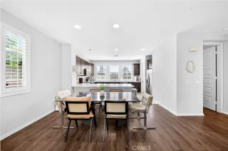 Photo #4: RS26064652 Listing