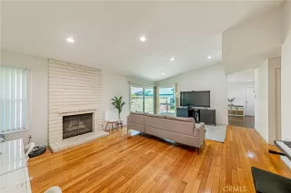 Photo #2: RS26068049 Listing