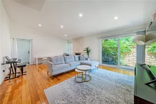 Photo #3: RS26068049 Listing