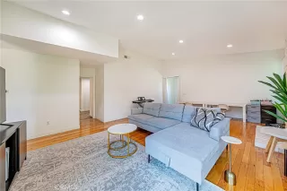 Photo #4: RS26068049 Listing