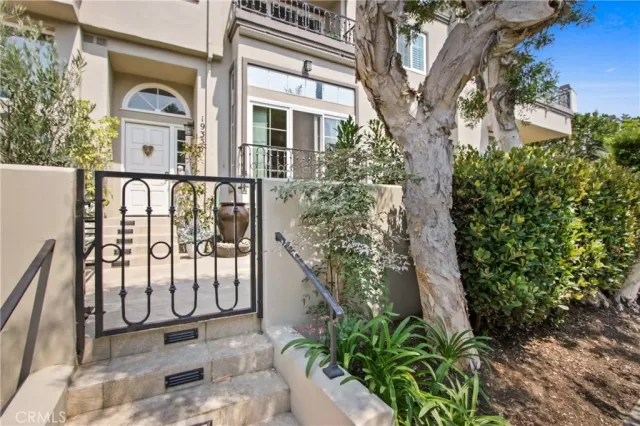 MLS: RS26071460 Condo For Sale