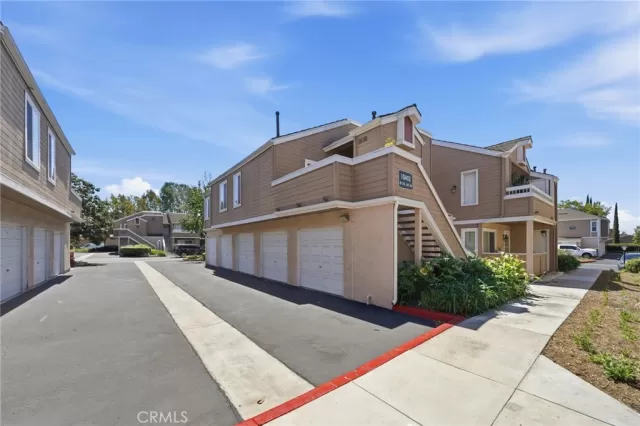 MLS: RS26076357 Condo For Sale