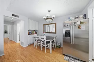 Photo #5: RS26076357 Listing 