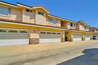 Photo #2: RS26107035 Listing