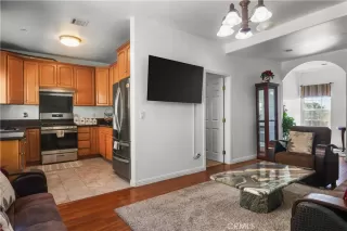 Photo #4: RS26113424 Listing