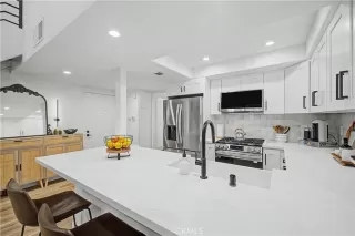 Photo #6: RS26138497 Listing 