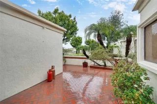 Photo #5: RW24030587 Listing