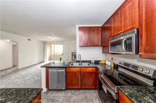 Photo #3: SB22198241 Listing 