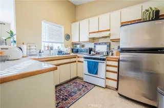 Photo #5: SB22244165 Listing 