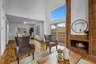 Photo #4: SB22251560 Listing 