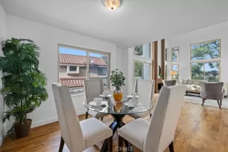 Photo #5: SB22251560 Listing 