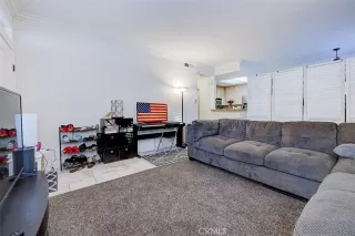 Photo #5: SB23026250 Listing 