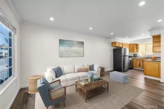 Photo #3: SB23038164 Listing 