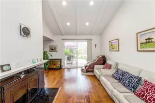 Photo #5: SB23045669 Listing