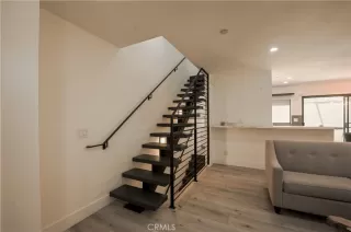 Photo #4: SB23126167 Listing