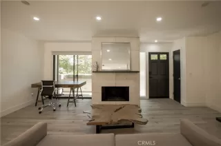 Photo #6: SB23126167 Listing