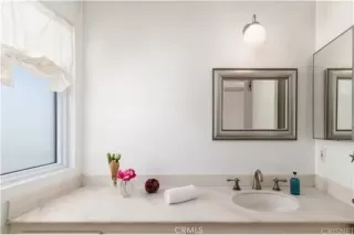 Photo #2: SB23129805 Listing 