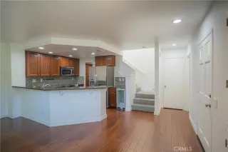 Photo #3: SB23164489 Listing 