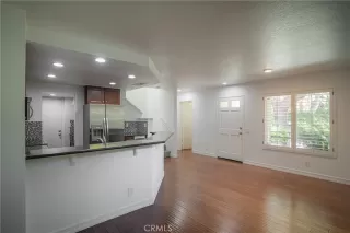 Photo #4: SB23164489 Listing 