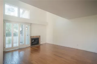 Photo #5: SB23164489 Listing 