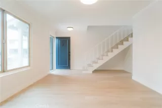 Photo #2: SB23174573 Listing 