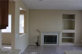 Photo #3: SB23185717 Listing