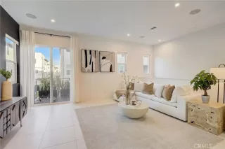 Photo #3: SB23227701 Listing 