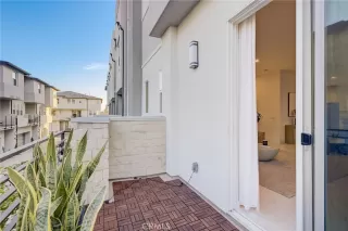 Photo #5: SB23227701 Listing 