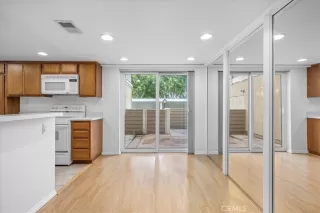 Photo #5: SB23230893 Listing 