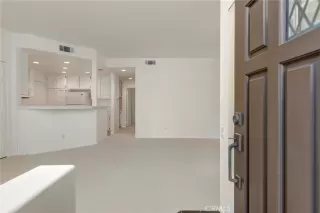 Photo #4: SB24032489 Listing 