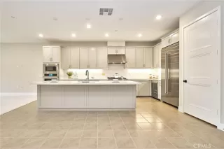 Photo #2: SB24039371 Listing 