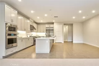 Photo #4: SB24039371 Listing 