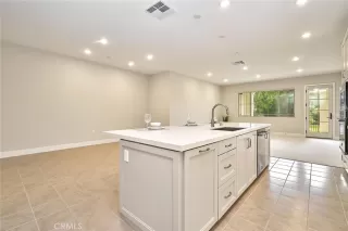 Photo #6: SB24039371 Listing 